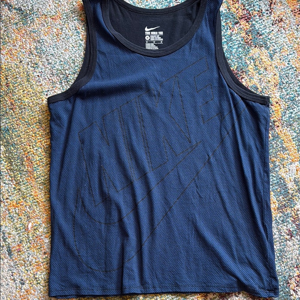 Nike Sportswear Graphic Tank Top
